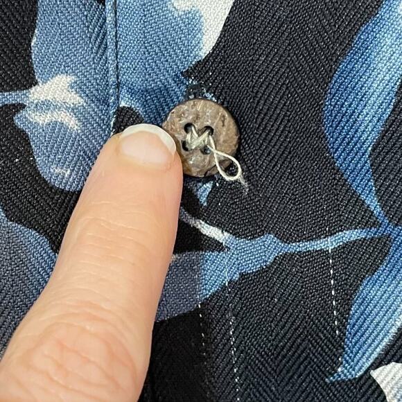 Jos. A. Bank Silk Blue Floral Tropical Camp Collar Button Down Shirt, Size XL - Picture 11 of 13